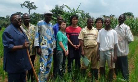 Visite d'une délégation japonaise sur le site de la Jeunesse Pionnière Nationale de Nzila