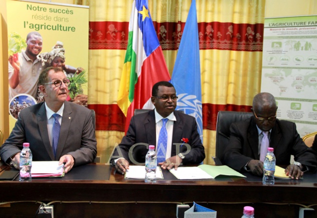 Le Ministre Yerima Youssoufa Mandjo assiste à la présentation de la mise à jour de la carte intégré de classification