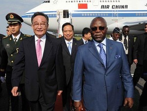 arrivé jeudi après-midi à  Libreville du président du parlement chinois Wu Bangguo (photo Xinhua)