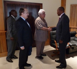 M. Ozyildiz (au premier plan) et Joseph Kamach après l'entretien avec Faustin Archange Touadéra (photo Acap/Ngbanga)