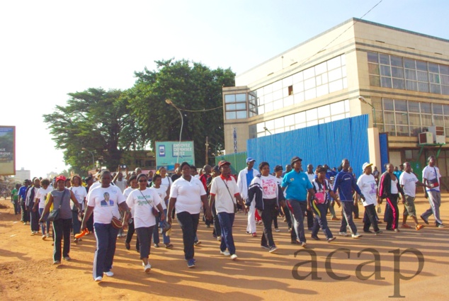 Une marche de protestation contre les violences dans les villes de province