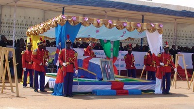 La tribune des officiels pendant le déroulement des obsèques d'Abel Goumba (photo Acap/D.Koutou