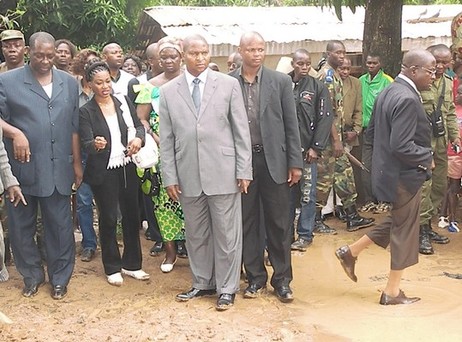 Le Premier ministre Touadéra sur les lieux, Photo-ACAP/Koutou Le Premier ministre Touadéra sur les lieux, Photo-ACAP/Koutou