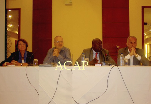 A la tribune officielle, de g. à d. Collette Braeckman, Richard Werly, Prosper Ndouba et Laurent Foucher