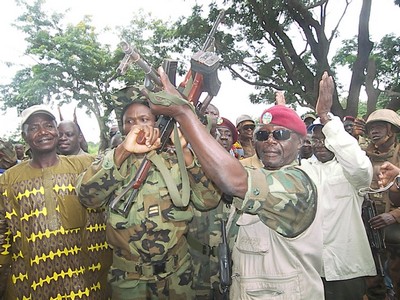 Les FACA et les élements du FDPC croisent les armes, Photo-ACAP/Soupou