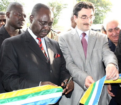 Le Président François Bozizé coupe le rubant symbolique, Photo/ACAP-Koutou