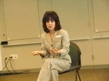 Mme Linda C. Abbott lors de son intervention, Photo-ACAP Mme Linda C. Abbott lors de son intervention, Photo-ACAP