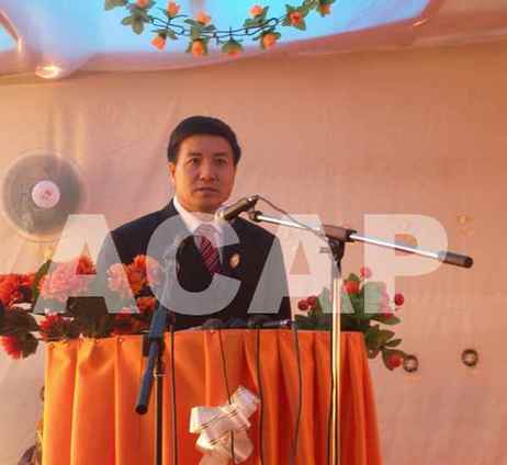 L'ambassadeur SHI Hu delivrant le message de soutient du PCC au KNK (Ph. YAKA MAIDE)