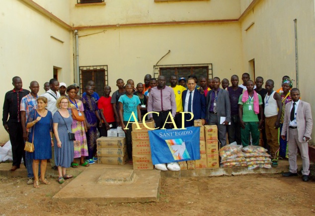 Photo de famille des ex-combattants et les membres de la délégation de Sant'Egidio