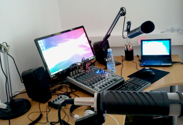 Un studio moderne de radiodiffusion