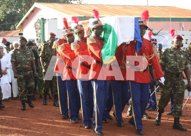 Centrafrique : la dépouile mortelle de l'ancien président André Kolingba a quitté l'hôpital général de Bangui Centrafrique : la dépouile mortelle de l'ancien président André Kolingba a quitté l'hôpital général de Bangui