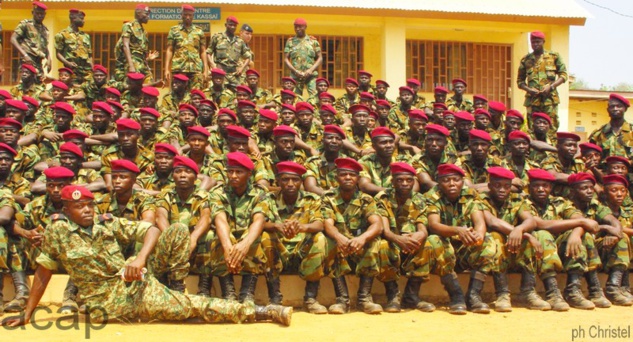 Le Président Faustin-Archange Touadéra préside la cérémonie de fin de formation de 101 jeunes soldats issus des groupes armés