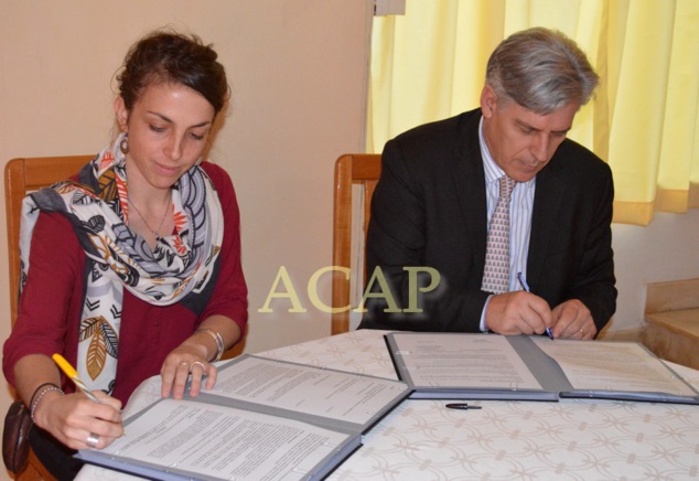 L'ambassadeur français Christian Bader et Marilyn Cittadini de Solidarités International