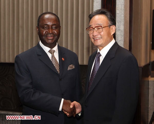 Wu Bangguo rencontre le président de la République centrafricaine Wu Bangguo rencontre le président de la République centrafricaine