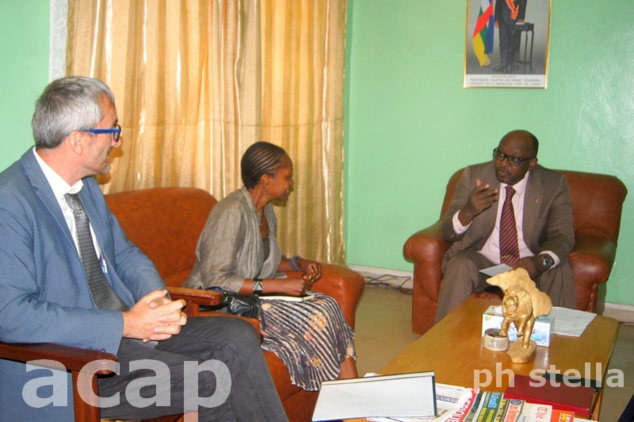 Le ministre Ange-Maxime Kazagui reçoit en audience la représentante de l’UNICEF Christine Muhigana Le ministre Ange-Maxime Kazagui reçoit en audience la représentante de l’UNICEF Christine Muhigana