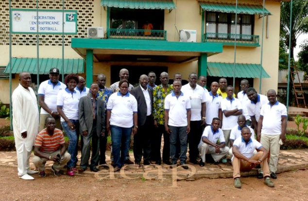 Photo de famille des participants à l'assemblée générale