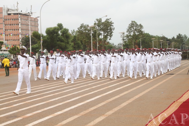 Eléments du bataillon amphibie lors de la parade du 1er décembre 2018 sur l'avenue des Martyrs à Bangui