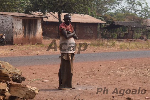 Malade mental dans un village, près de Bangui