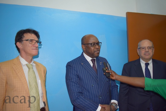 Le ministre Ange Maxime Kazagui (centre) avec Pascal Brouillet et Robert Boujaoude