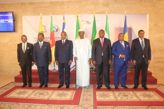 photo de famille des participants à la 14ème conférence des chefs d'Etat de la CEMAC