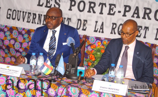 Ange Maxime Kazagui, lors d'une conférence de presse avec le porte-parole de la MINUSCA, Vladimir Monteiro (archives ACAP) Ange Maxime Kazagui, lors d'une conférence de presse avec le porte-parole de la MINUSCA, Vladimir Monteiro (archives ACAP)
