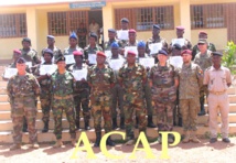 les recipiendaires posant avec les cadres nationaux et ceux de l'EUTM-RCA