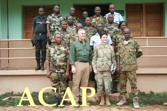 Le  Major Michele  O’Neil de l’Africom en visite de travail au camp Kassaï