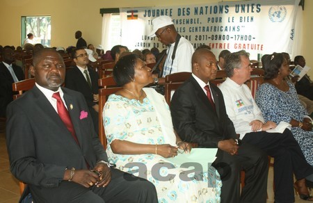 Vue partielle des autorités de Centrafrique à la célébration des soixante et sixièmes journées des Nations Unies Vue partielle des autorités de Centrafrique à la célébration des soixante et sixièmes journées des Nations Unies