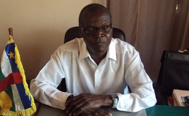 Centrafrique: Le Préfet de la Nana Gribizi Augustin Yangana Yahoté lance un appel pressant à la communauté internationale de soutenir le gouvernement centrafricain à bouter hors du territoire les rebelles Centrafrique: Le Préfet de la Nana Gribizi Augustin Yangana Yahoté lance un appel pressant à la communauté internationale de soutenir le gouvernement centrafricain à bouter hors du territoire les rebelles