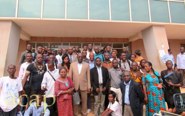 Le président du HCC, José Richard Pouambi, avec des journalistes (archives ACAP)