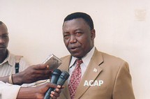 Le Premier ministre centrafricain Elie Doté s'adressant à la population de Paoua (Ph. Debato/Acap)