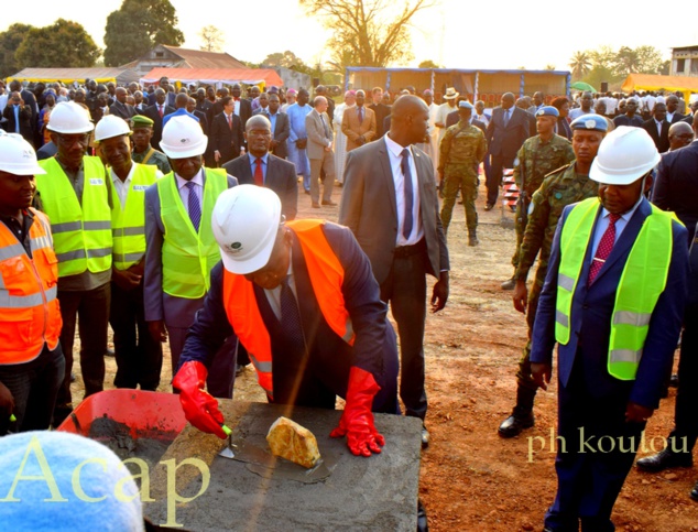 pose de la première pierre de l'IAC de Bangui