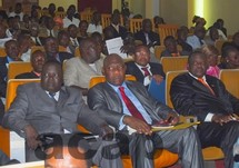 Centrafrique: Le Président de la République François Bozizé incite les leaders des partis politiques de l’opposition à adhérer à sa politique de développement Centrafrique: Le Président de la République François Bozizé incite les leaders des partis politiques de l’opposition à adhérer à sa politique de développement