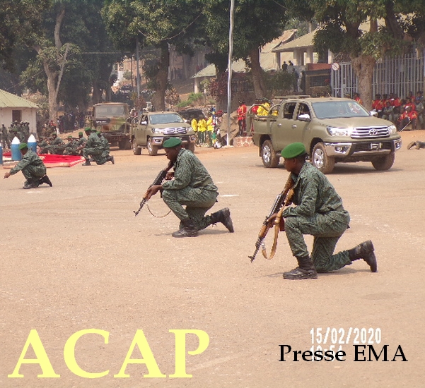 Les jeunes soldats en pleine démonstration tactique devant le chef de l'Etat le 15 Fevrier 2020 au camp deroux