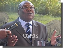 Martin Ziguélé, président du Mlpc, lors d'un point de presse à Bangui le 26 août 2006 (Ph. Yaka Maïde, Acap)