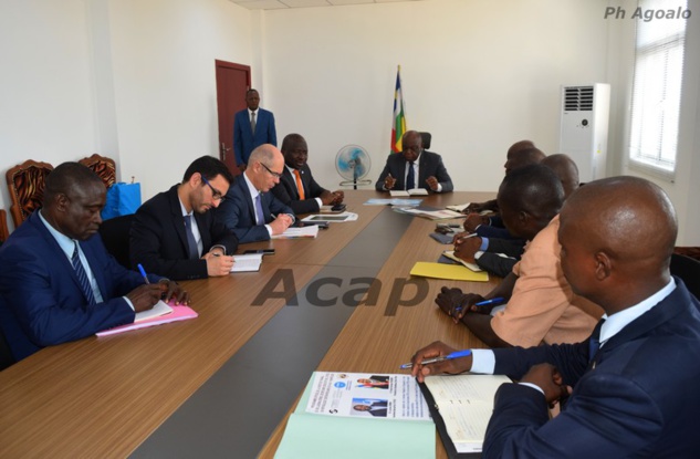 réunion de travail ministre des Mines et la délégation de l'OTICE