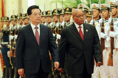 Le président chinois s'entretient avec son homologue sud-africain à Beijing