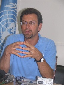 Le représentant résident du Pnud, M. Toby Lanzer (ph. Dagoulou/Acap