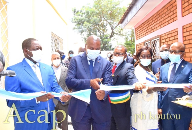 Le Président Touadéra inaugure le laboratoire hydro-sciences Lavoisier de l’Université de Bangui