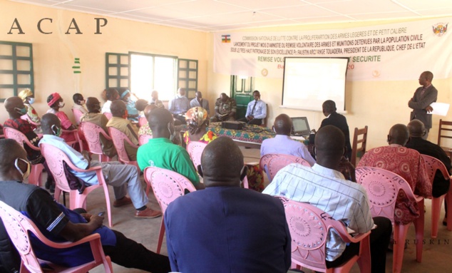 Campagne de sensibilisation pour la remise volontaire des armes de guerre dans le 4ème arrondissement de Bangui