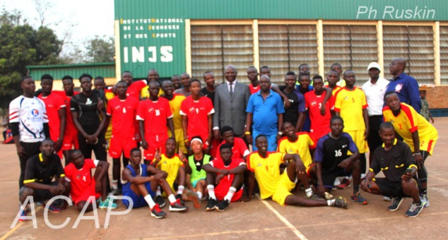 La présélection des Juniors de handball bat celle des Cadets 30 - 27