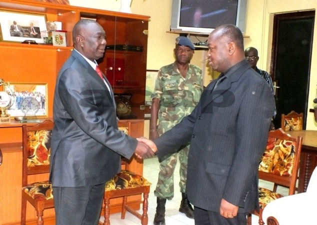 Francis Bozizé passe la main à Michel Djotodia Francis Bozizé passe la main à Michel Djotodia