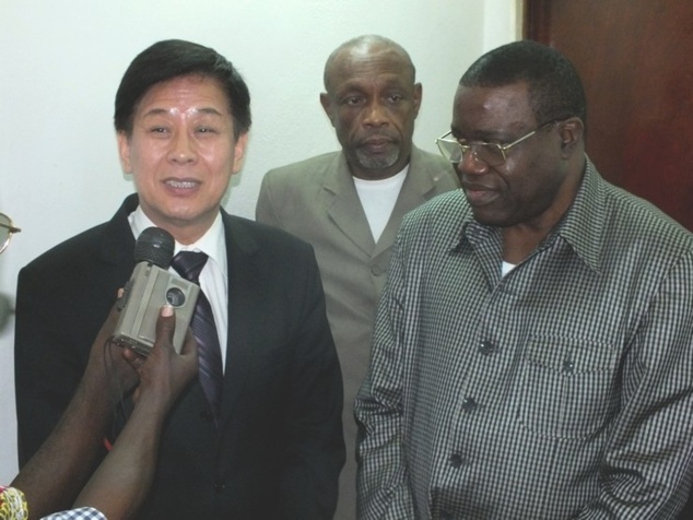 L’ambassadeur de chine Sun Haichao éprouve un réel plaisir à coopérer avec le ministre Gazam Betty L’ambassadeur de chine Sun Haichao éprouve un réel plaisir à coopérer avec le ministre Gazam Betty