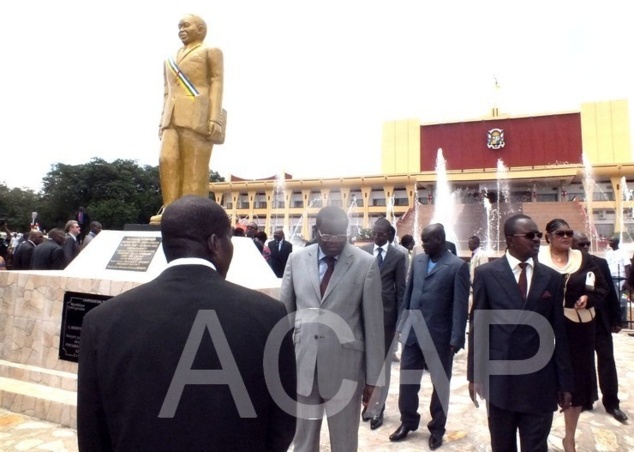Inauguration couplée de la réhabilitation du siège du Conseil National de Transition et du monument dédié à Barthélemy Boganda Inauguration couplée de la réhabilitation du siège du Conseil National de Transition et du monument dédié à Barthélemy Boganda