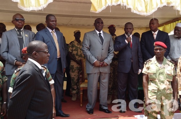 Le Président de la République, Michel Djotodia Am-Nondroko invite ses concitoyens à consolider la transition, fondement de notre démocratie Le Président de la République, Michel Djotodia Am-Nondroko invite ses concitoyens à consolider la transition, fondement de notre démocratie