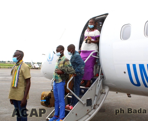 Des Centrafricains réfugiés en République Démocratique du Congo rentrent au pays Des Centrafricains réfugiés en République Démocratique du Congo rentrent au pays