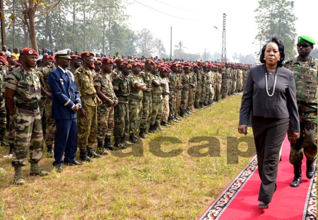 Le Chef de l’Etat de transition, Mme Catherine Samba-Panza se fixe un délai d’un mois pour pacifier le pays