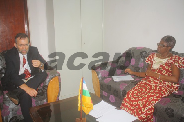 La Ministre de la Réconciliation Nationale s’entretient avec le diplomate américain en Centrafrique