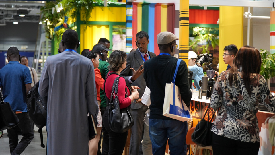 ​Visite de jeunes diplomates africains en Chine