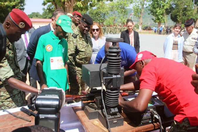 Lancement officiel des opérations de marquage des armes des Forces Armées Centrafricaines Lancement officiel des opérations de marquage des armes des Forces Armées Centrafricaines